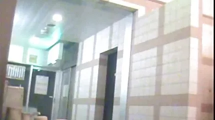 Orosz szőke, rövid hajjal, erotikus online filmek seggbe fújva, szájban cumázva.