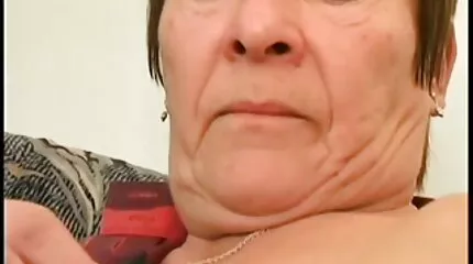 Minden leszbikusnak van egy pántja, amivel megbassza a barátnőjét online szex film