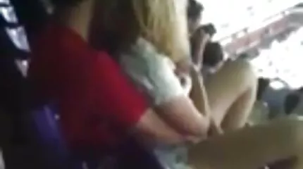 A szemüveges tanár hazajött a diákhoz, és beledugta a fenekét. kelemen anna szex filmjei