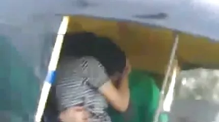Friss orosz erotikus filmek teljes magyarul barna simogatja a csiklót és húzza a szeméremajkakat.