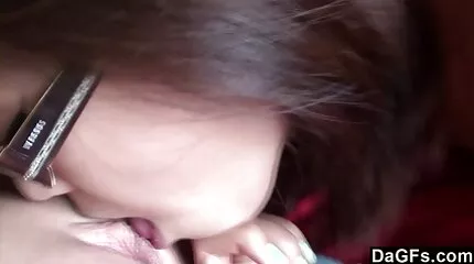 Egy kockás szoknyában viselő diákot kibaszott és szex video letoltes piszkált.