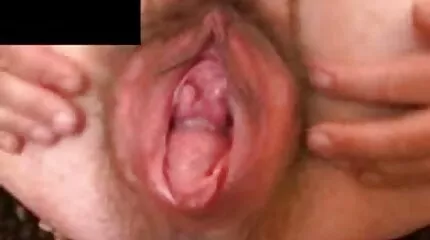 Az orosz szépség belepisil szex video letoltes a pohárba, és megpróbál spriccelni.