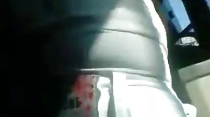 A nyelven lévő erotikus videok ingyen spermium befejezte egy fiatal szuka faszát.