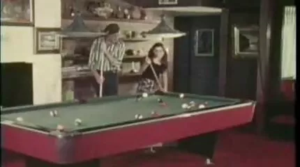Három szépség leveti a fehérneműt és nyalogatni ingyen letölthető szex videók kezdi a puncikat.