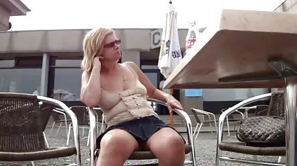 Rus magyarul beszélő szex videók Dushenka orosz csaj szexel a barátjával.