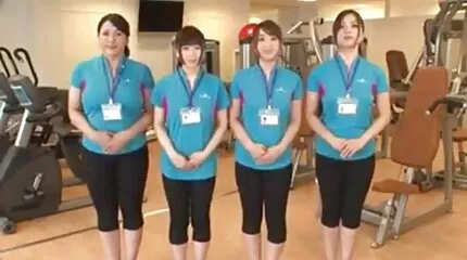 A nagy mellek izgatnak és ingyen erotikus videók nagyszerű szexet akarnak.