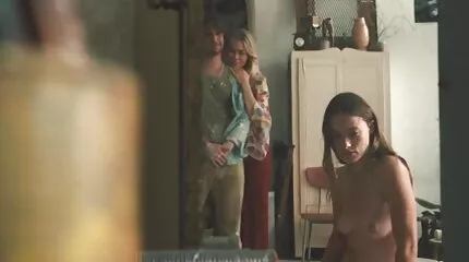 Egy sovány fehér csajnak pornója lesz feketékkel, és cums. online erotikus filmek