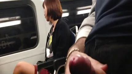 Bassza meg az magyarul beszélő szex filmek udvaron egy cumshot a szőke punci.