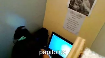 A vörös hajú szépség elcsábított egy kopasz férfit, és remekül erotikus videók ingyen kibaszott.