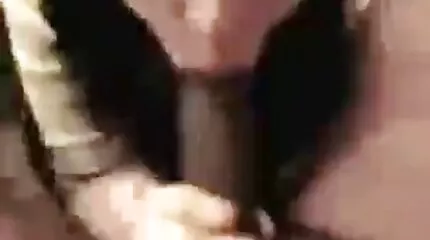 A csibék spermát magyarul beszélő szex videók cserélnek bukkake közben.